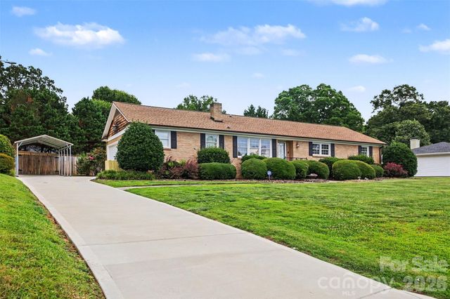 114 Carderock Court, Charlotte, NC 28214