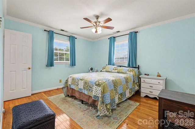 114 Carderock Court, Charlotte, NC 28214