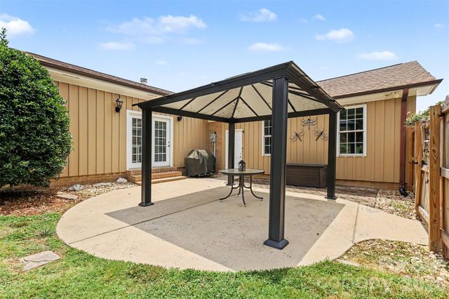 114 Carderock Court, Charlotte, NC 28214