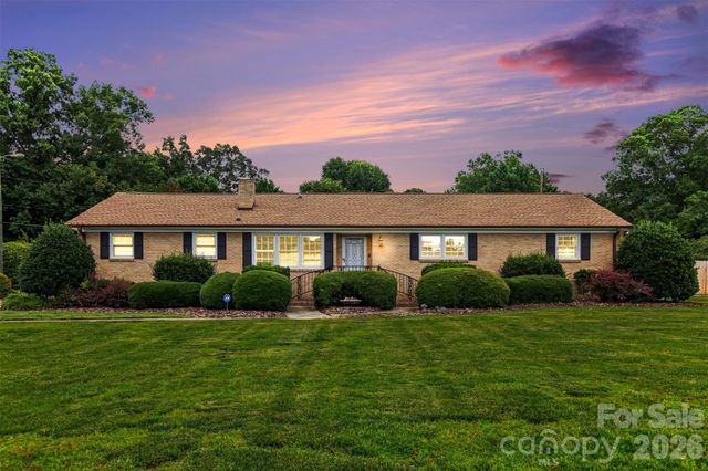114 Carderock Court, Charlotte, NC 28214