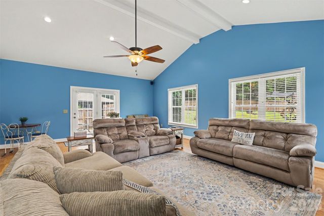 114 Carderock Court, Charlotte, NC 28214