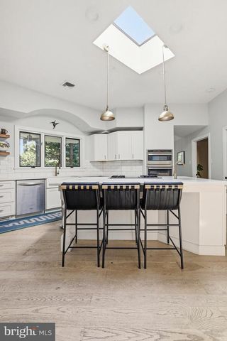 7700 CHEROKEE ST, Philadelphia, PA 19118