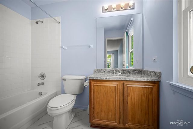 750 Majestic Drive, Algonquin, IL 60102