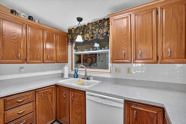 8469 IMPERIAL LAKES CIRCLE, Palmetto, FL 34221