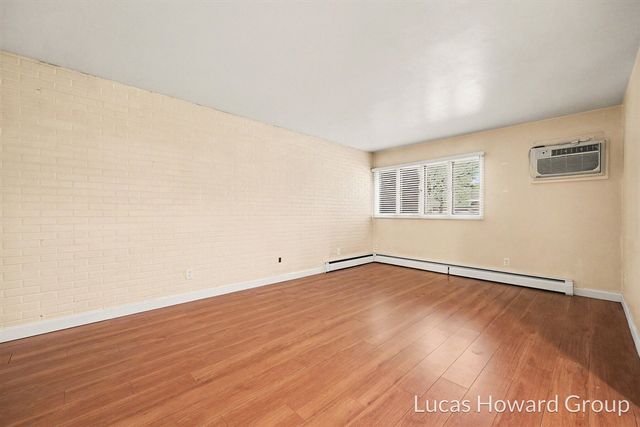 815 S Despelder Street 9, Grand Haven, MI 49417