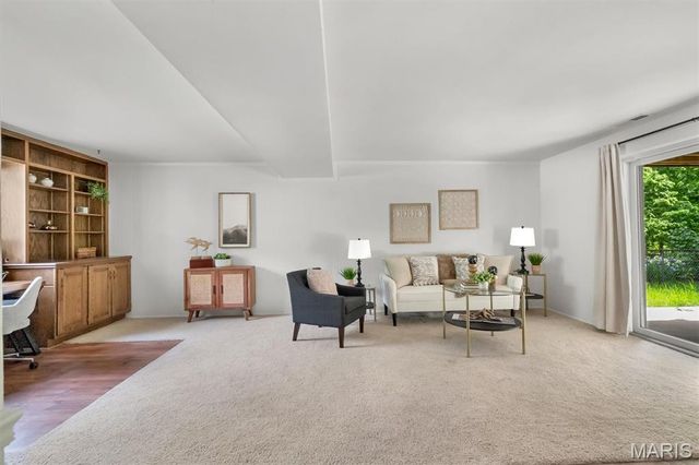 903 Parma Drive, Ballwin, MO 63021