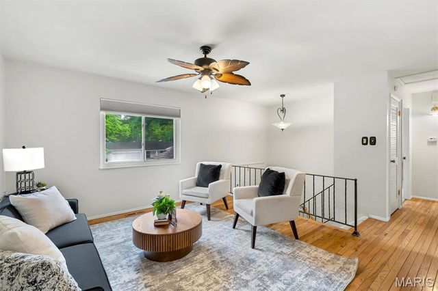 903 Parma Drive, Ballwin, MO 63021