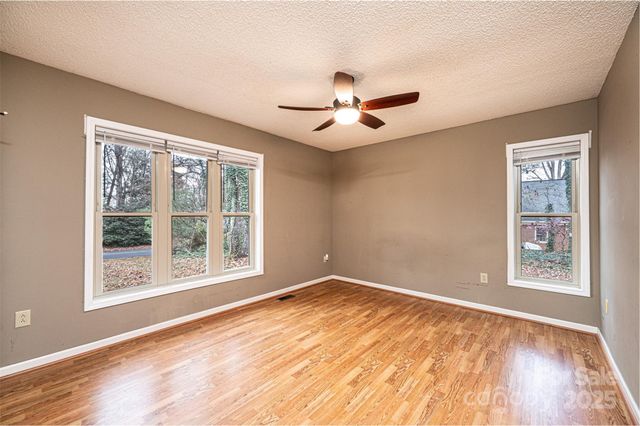 3250 15th Street NE, Hickory, NC 28601