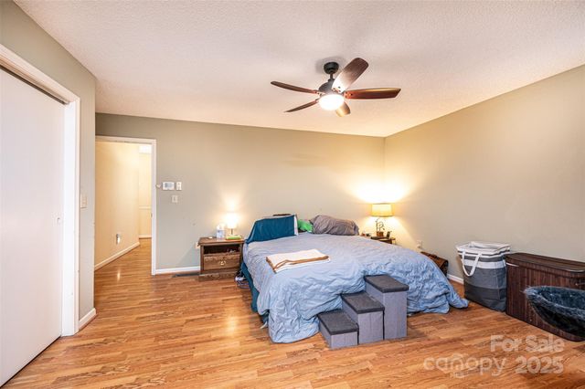 3250 15th Street NE, Hickory, NC 28601