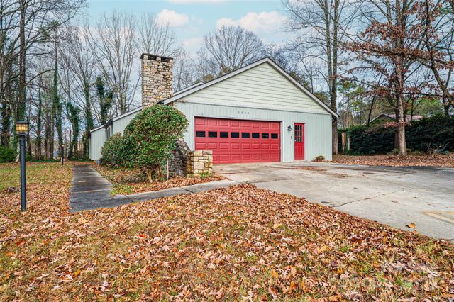 3250 15th Street NE, Hickory, NC 28601