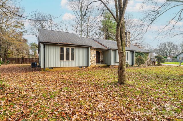 3250 15th Street NE, Hickory, NC 28601