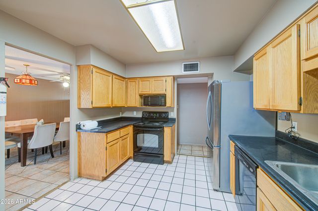 3501 W ROYAL PALM Road, Phoenix, AZ 85051