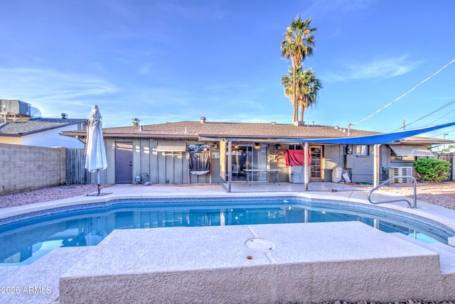 3501 W ROYAL PALM Road, Phoenix, AZ 85051