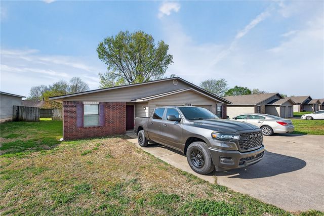 3433 & 3435 W Harvard Street, Fayetteville, AR 72704