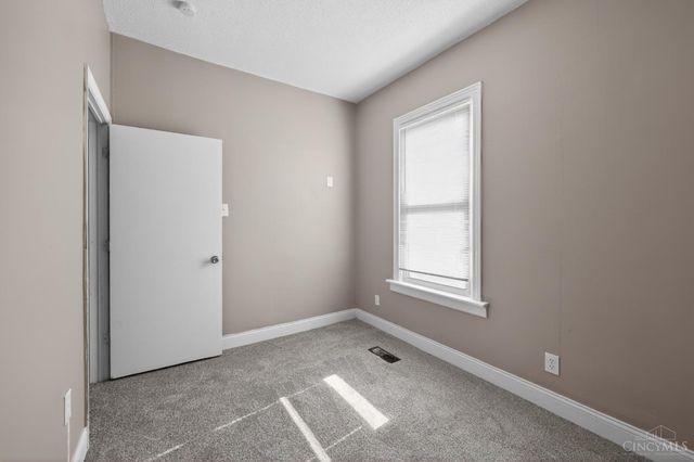 717 Mulberry Street, Lockland, OH 45215