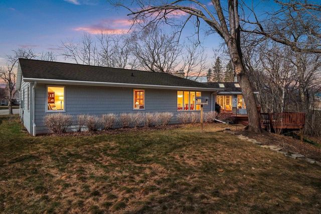 1543 RUSTIC RIDGE COURT, Green Bay, WI 54311