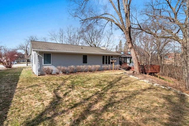 1543 RUSTIC RIDGE COURT, Green Bay, WI 54311