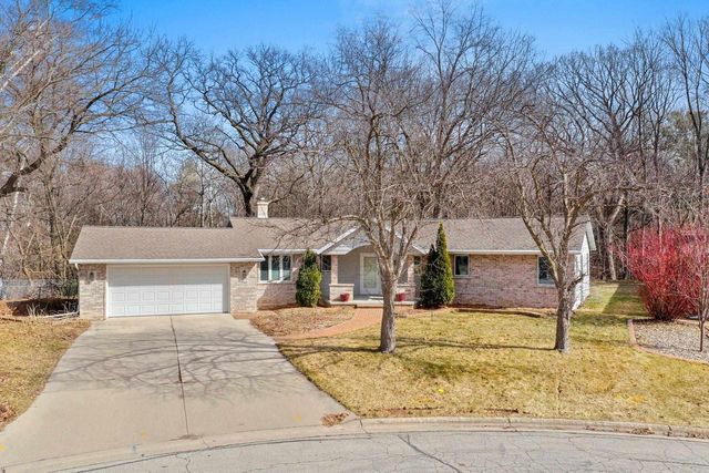 1543 RUSTIC RIDGE COURT, Green Bay, WI 54311