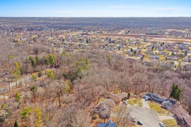 1543 RUSTIC RIDGE COURT, Green Bay, WI 54311