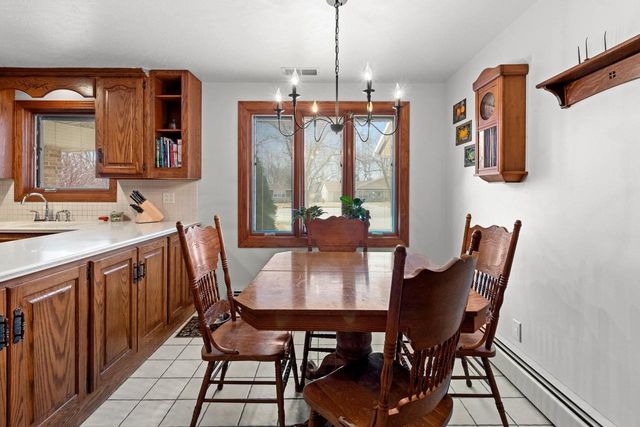 1543 RUSTIC RIDGE COURT, Green Bay, WI 54311