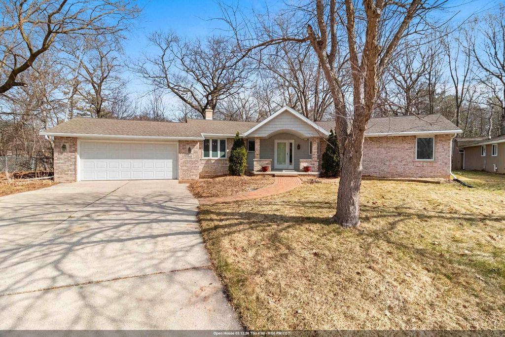 1543 RUSTIC RIDGE COURT, Green Bay, WI 54311