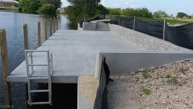 1304 NE 14th AVE, Cape Coral, FL 33909