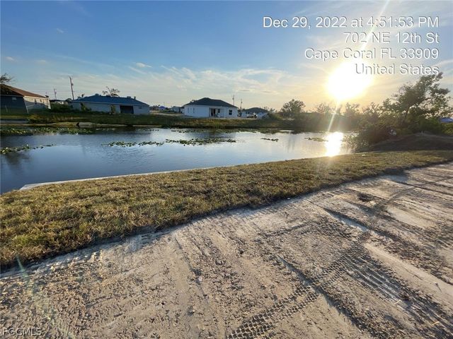 1304 NE 14th AVE, Cape Coral, FL 33909