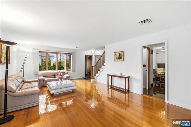 535 Summit, Englewood Cliffs, NJ 07632