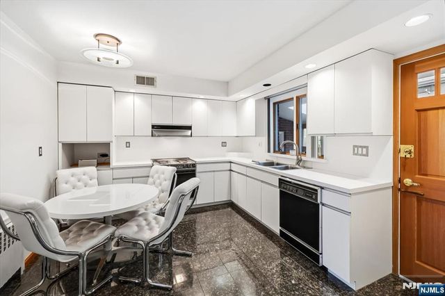 535 Summit, Englewood Cliffs, NJ 07632
