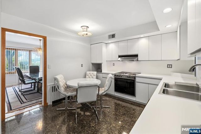 535 Summit, Englewood Cliffs, NJ 07632