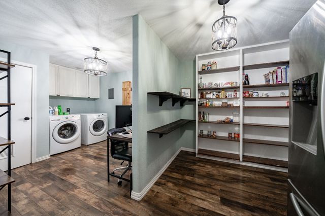 412 N Orange Street, Roby, TX 79543