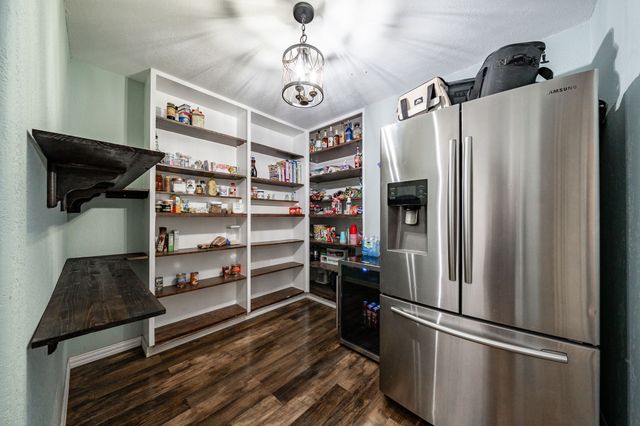 412 N Orange Street, Roby, TX 79543