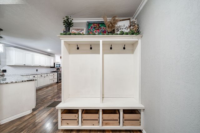 412 N Orange Street, Roby, TX 79543