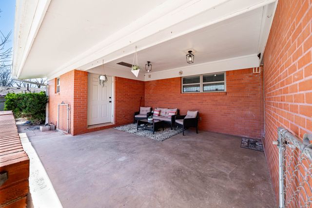 412 N Orange Street, Roby, TX 79543