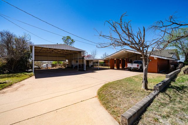 412 N Orange Street, Roby, TX 79543