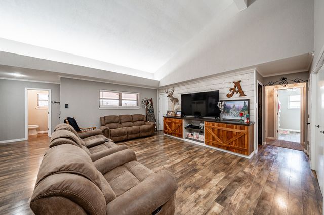 412 N Orange Street, Roby, TX 79543