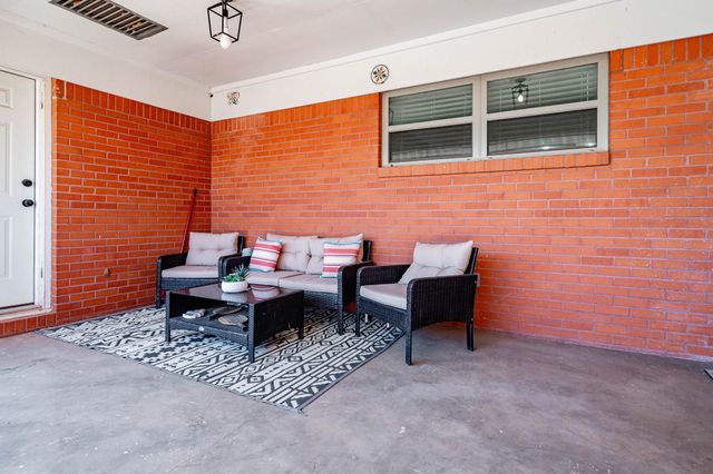 412 N Orange Street, Roby, TX 79543