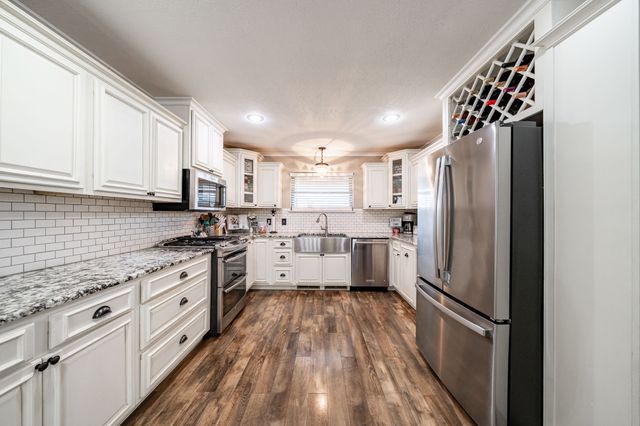 412 N Orange Street, Roby, TX 79543