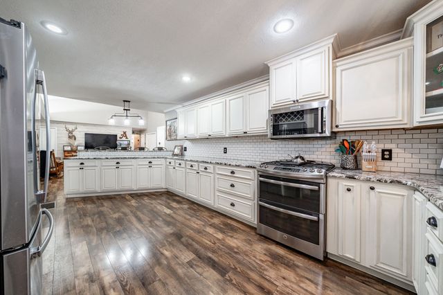 412 N Orange Street, Roby, TX 79543