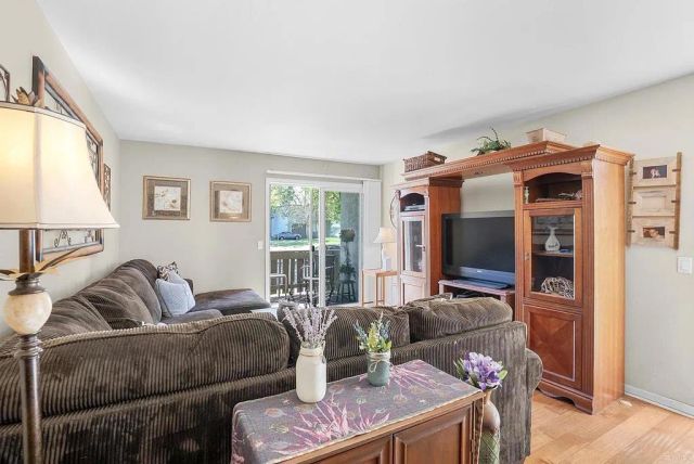 2536 White Oak Place 1, Escondido, CA 92027