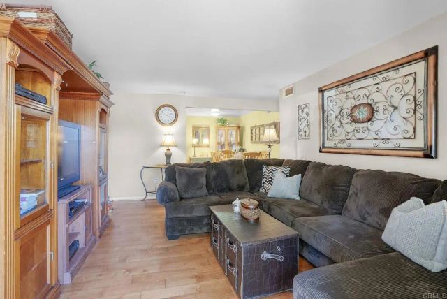 2536 White Oak Place 1, Escondido, CA 92027