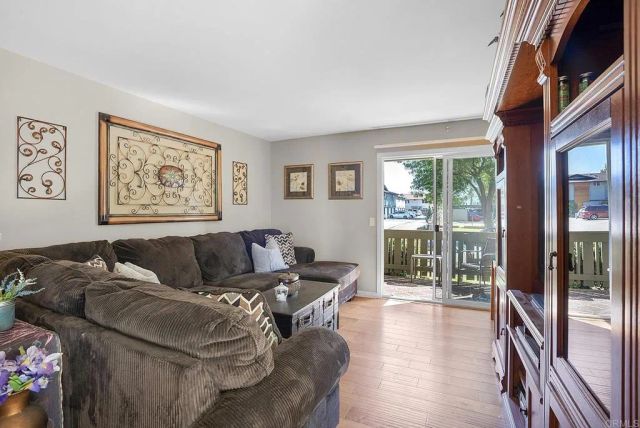 2536 White Oak Place 1, Escondido, CA 92027