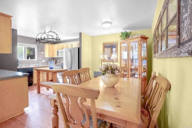 2536 White Oak Place 1, Escondido, CA 92027