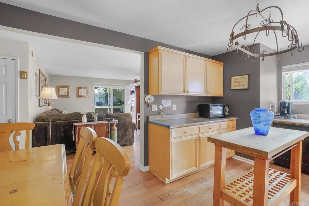 2536 White Oak Place 1, Escondido, CA 92027