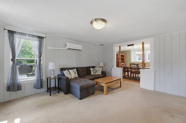 15 S Main Street, Newton, NH 03858