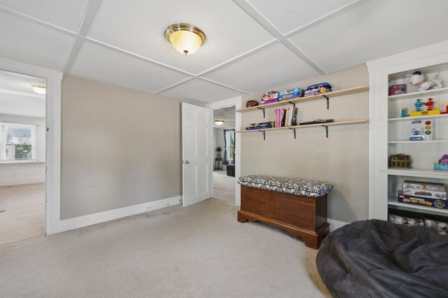 15 S Main Street, Newton, NH 03858
