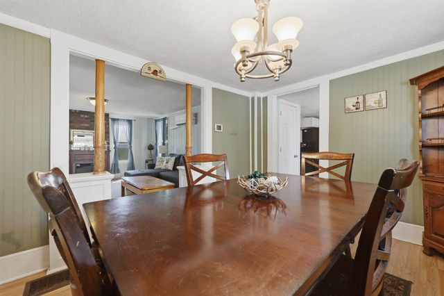 15 S Main Street, Newton, NH 03858