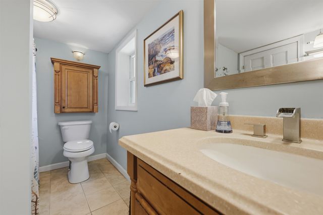 15 S Main Street, Newton, NH 03858