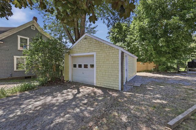 15 S Main Street, Newton, NH 03858