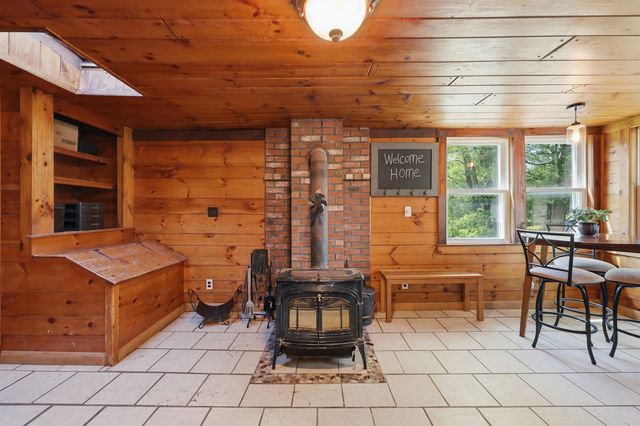 15 S Main Street, Newton, NH 03858